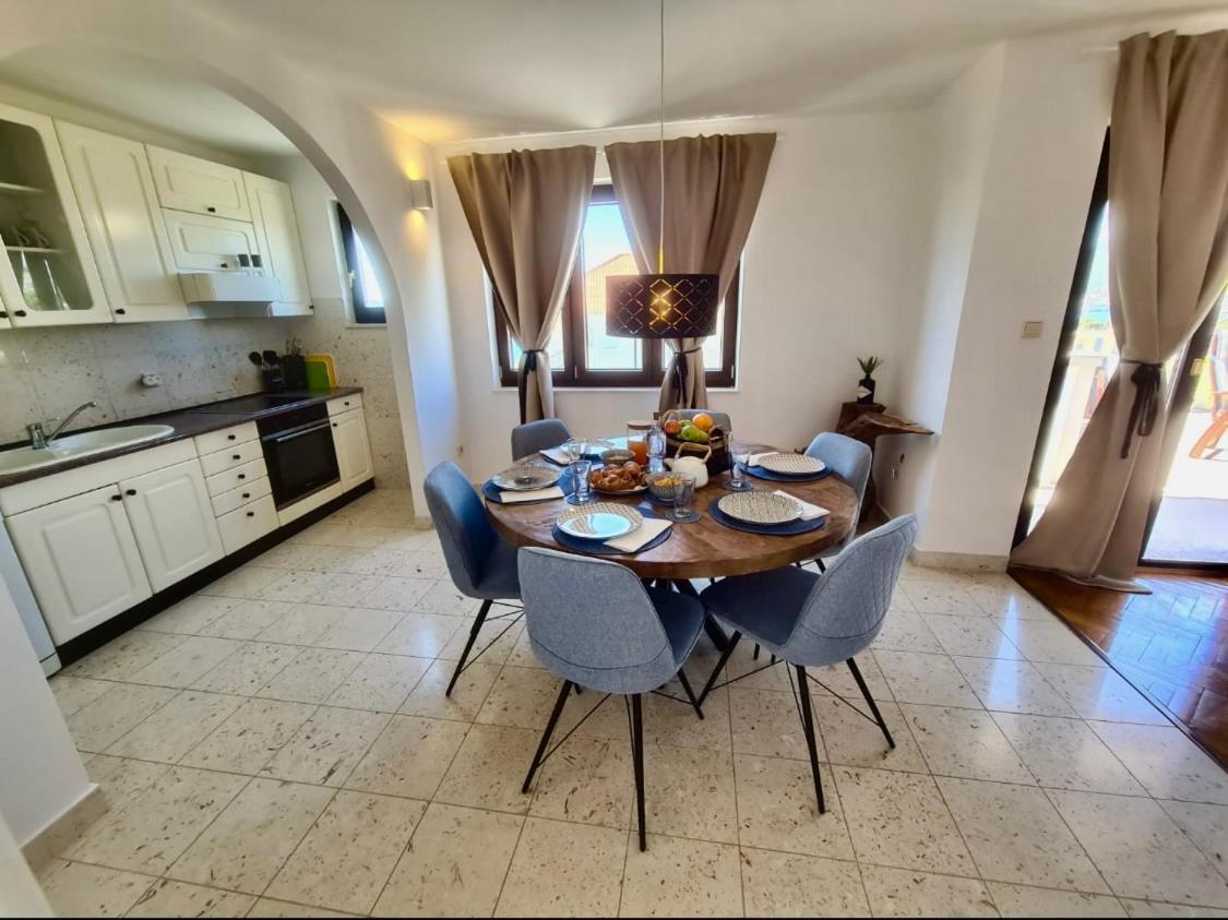Apartments Mia โอครูกกอร์นญี ภายนอก รูปภาพ
